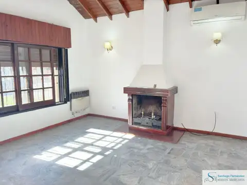 Casa en Venta con 2 cocheras