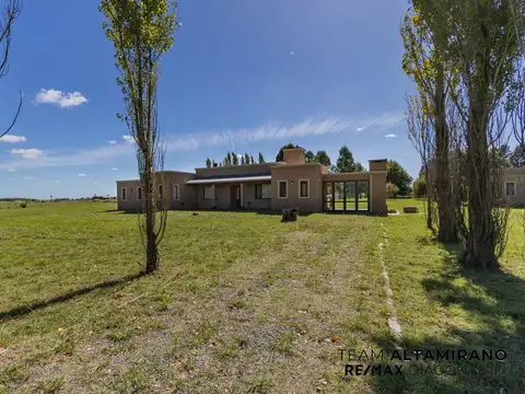 CASA EN VENTA 3 DORMITORIOS