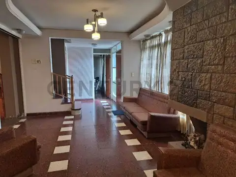 CENTURY 21 LÓPEZ VENDE CASA