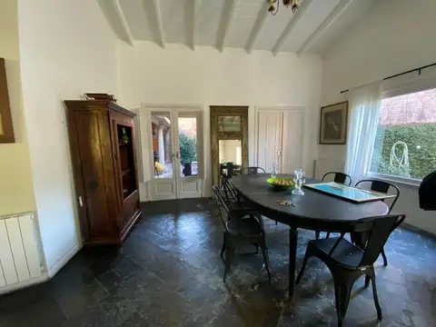CASA | 6 DORM | LOTE 1035 | 452 m2 |  PARRILLA Y PILETA