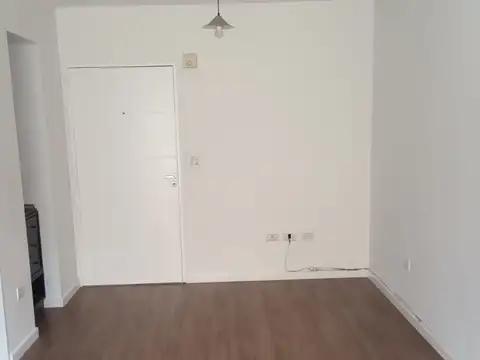 MONOAMBIENTE INTERNO MUY LUMINOSO