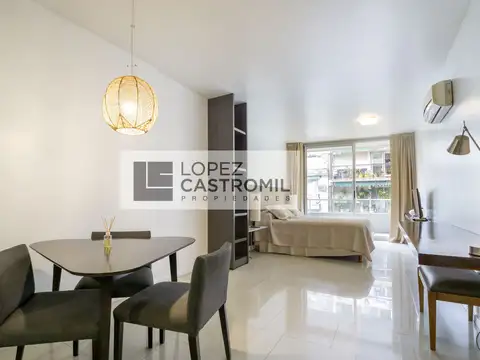 IMPECABLE! Balcón al frente! T/luz y sol! AMOBLADO Y EQUIPADO! Todo a nuevo! Full amenities! Vigilancia 24hs! ÚNICO! OPORT!