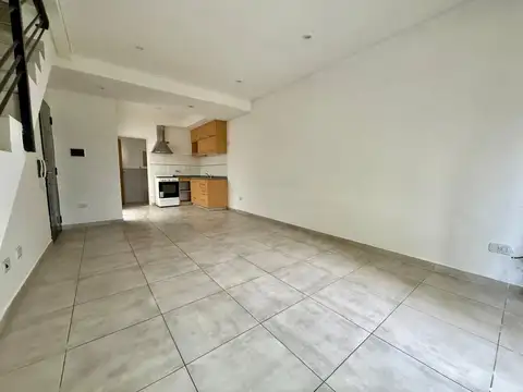 Depto Tipo Casa en Alquiler de 2 dormitorios
