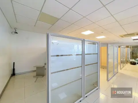 Local en Venta en Catalinas, USD 2.100.000