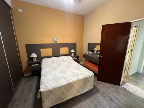 Excelente PH de 4 Ambientes con Patio, Terraza y Parrilla