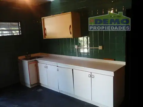 República Argentina al 400 E/ Nicolás Mascardi y Alfredo Palacios