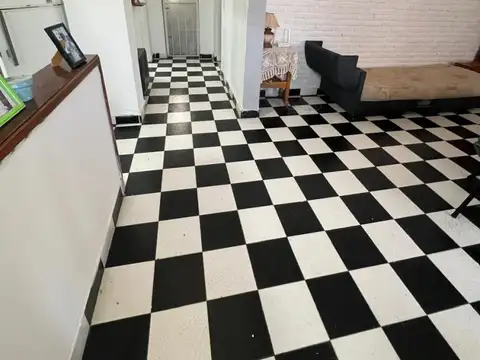 Depto Tipo Casa en Alquiler 50 años