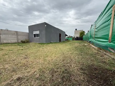 ALQUILER DE CASA EN LOTE