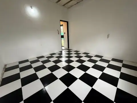 Casa 2 ambientes con 1 baño