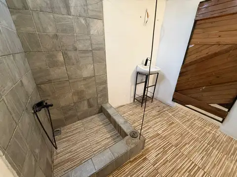 ALQUILER DE CASA EN LOTE