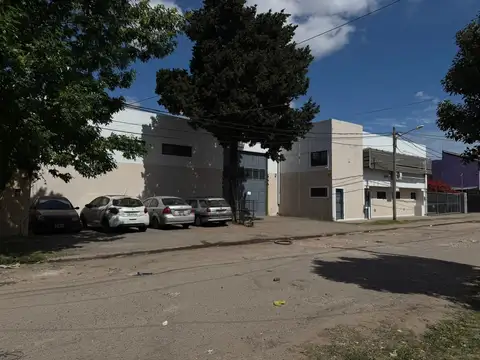 Oficina en Venta con 4 cocheras