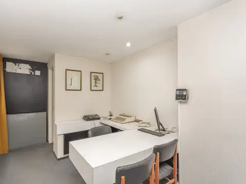 Oficina 4 ambientes con 2 baños
