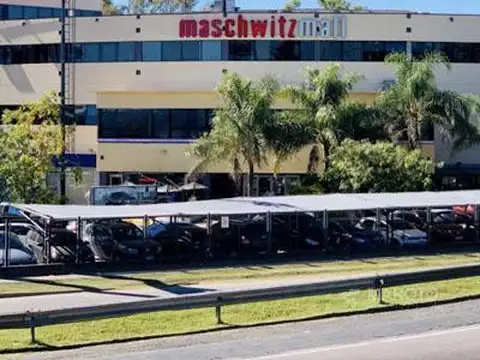 Oficina en alquiler en complejo Maschwitz Mall