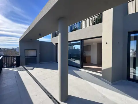 Venta penthouse 1dormitorio parrillero Parque Rodó