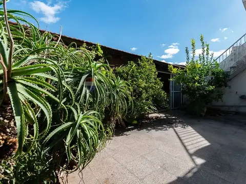 CASA VENTA P AVELLANEDA MULTIFAMILIAR QUINC.COCHER