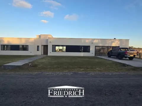 Casa en Venta en Los Juncos, USD 240.000
