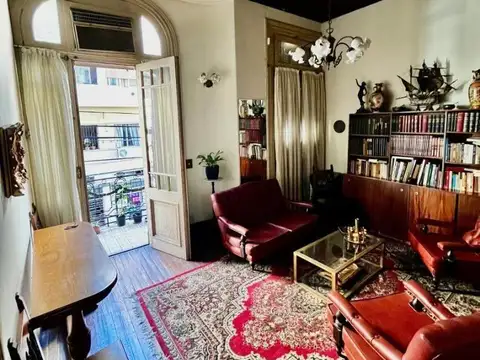VENTA PISO 6 AMBIENTES CON PATIO Y BALCONES EN SAN NICOLAS
