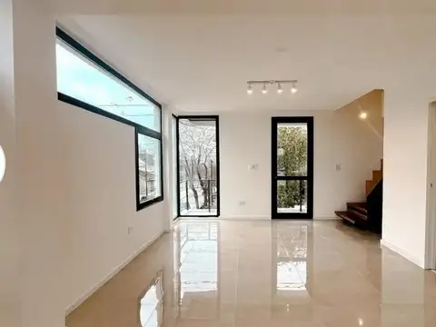 VENTA PH 3 AMB CON BALCON Y COCHERA!