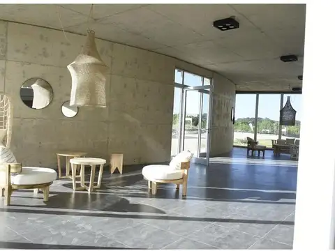Departamento Venta Pinamar 4 ambientes Dos balcones aterrazados. Salida al mar.