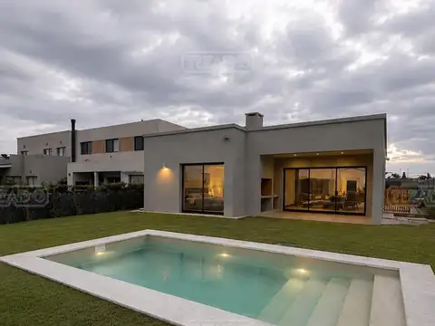 Casa en Venta en Pilar del Este - San Ramon, USD 165.000