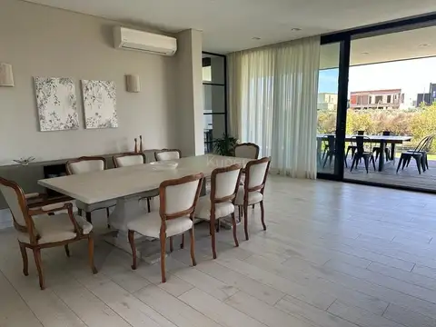 Casa en Alquiler Temporal en Puertos - Barrio Marinas, USD 4.400