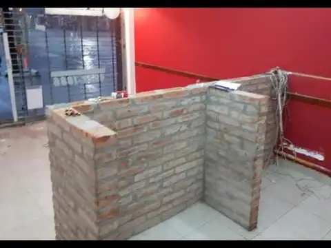 Local en Alquiler en Parque Chacabuco, $ 500.000
