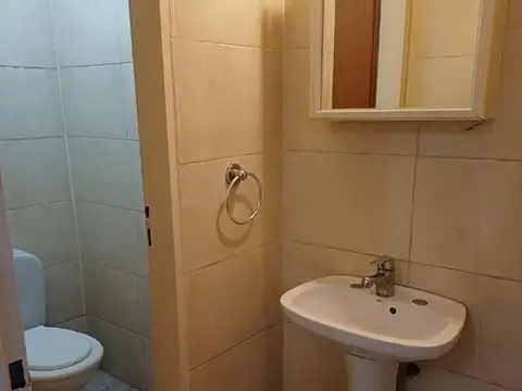 Local en Alquiler en Parque Chacabuco, $ 500.000