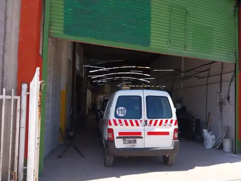 Galpon en Venta 45  mts Fondo