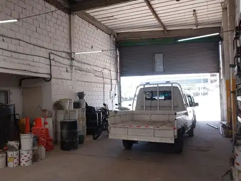 2 Galpones 1100 m² Edificados - Dpto de 2 amb y casa de caseros - 9 De Abril