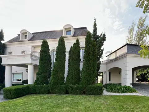 Avenida de los Lagos 3000, Piso 0