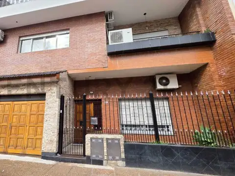 VENTA PH 4 ambientes con cochera, terraza y parrilla | Lomas del Mirador - Acepta permuta