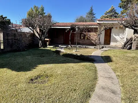 Casa 5 ambientes con 3 baños