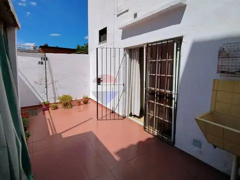 CASA PH AL FRENTE C/ PATIO SIN EXPENSAS QUILMES