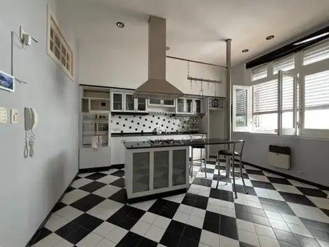 Depto Tipo Casa en Alquiler de 7 ambientes