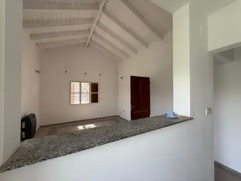 Casa 4 ambientes con 1 baño
