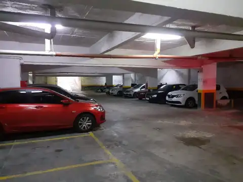 Cochera en Venta en Constitución.