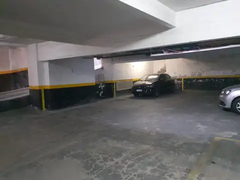 Cochera en Venta en Constitución.