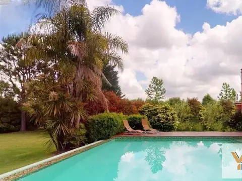 Casa 6 ambientes con 2 baños