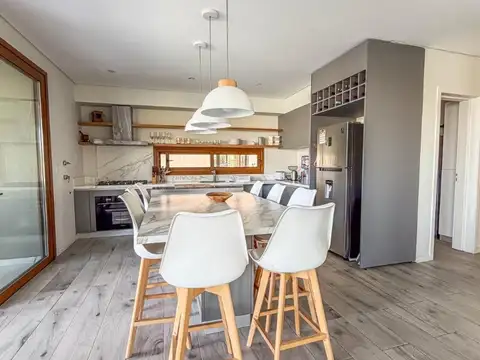 Casa en Venta en El Cantón - Barrio Golf, USD 447.000
