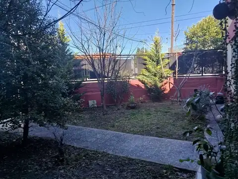 CASA  4 AMB.COCHERA  ALDO BONZI AMPLIO JARDIN