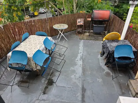 Depto Tipo Casa 5 ambientes con 2 baños