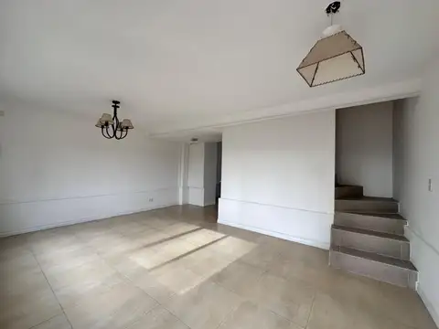 Casa en Alquiler de 3 dormitorios