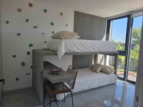 Esquiú 400