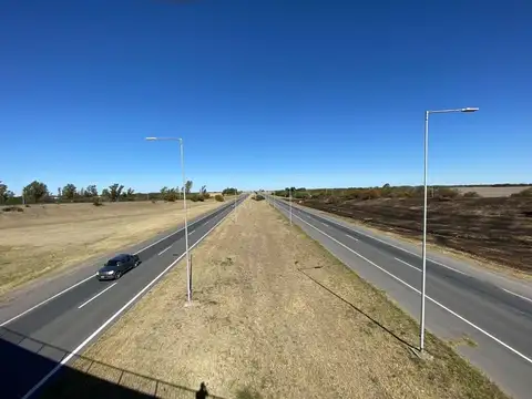 VENTA LOTE 2,5 HAS EN AUTOPISTA CÓRDOBA ROSARIO