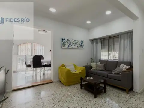 VENTA CASA DOS DORMITORIOS - PATIO - COCHEREA EN ZONA OESTE