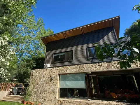 Encantadora casa de 3 dorm y pileta en Altos de Chapelco