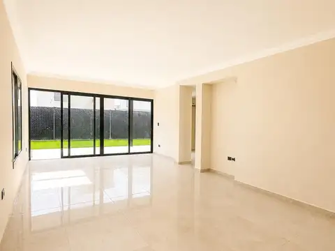 Casa 5 ambientes con 3 baños