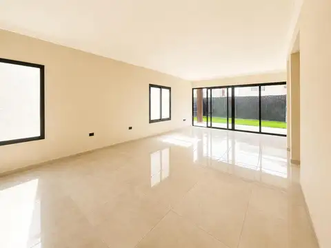 Casa en Venta en Luzuriaga, USD 315.000