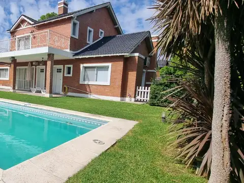EXCELENTE CASA EN CAMPOS