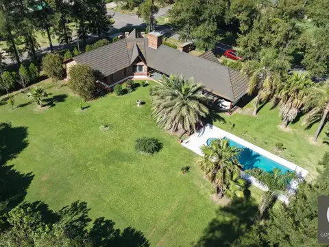 CASA VENTA 3 DORMITORIOS JARDIN PISCINA SAN EDUARDO FISHERTON ROSARIO